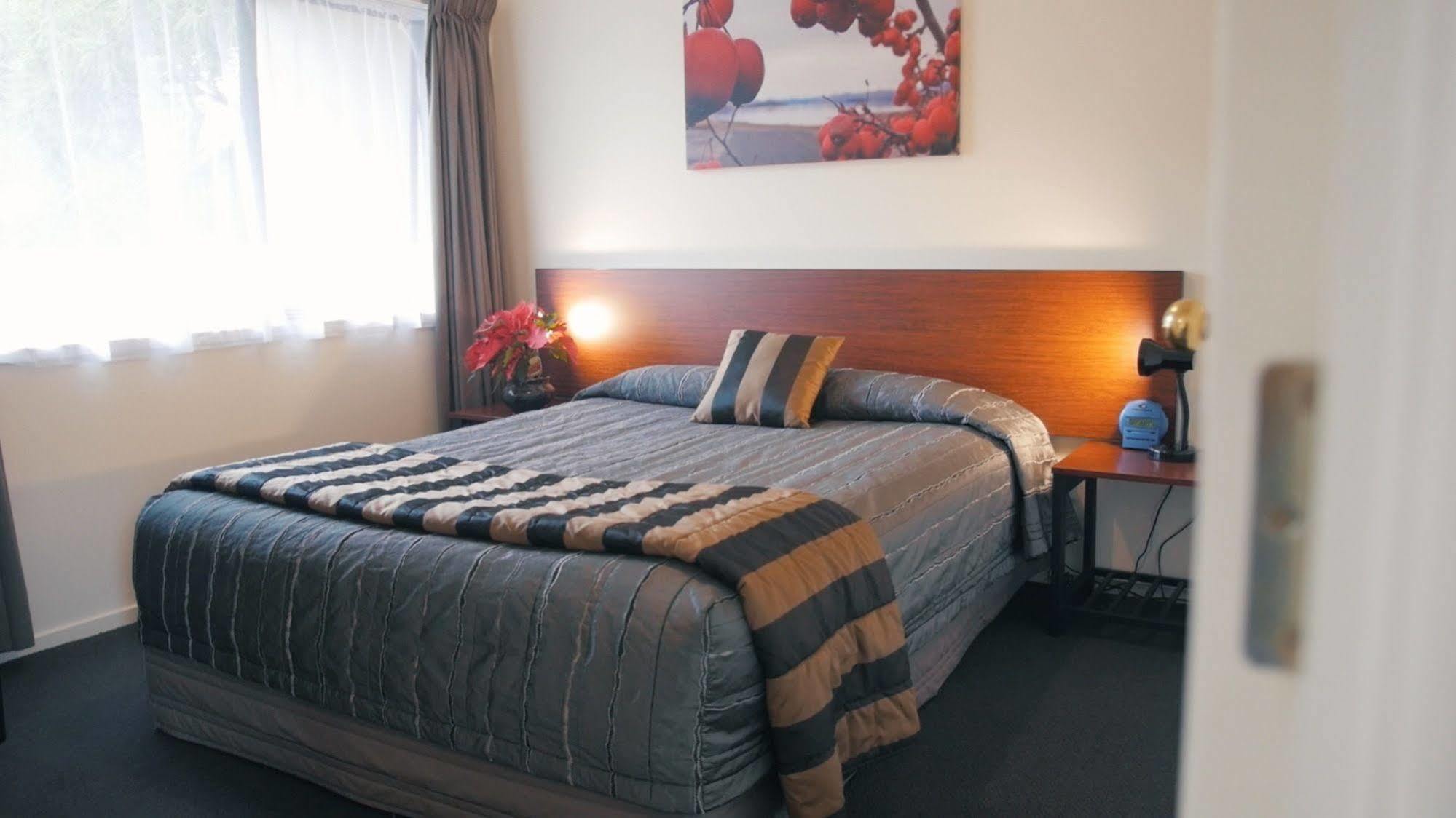 Sherborne Motor Lodge Christchurch Exterior photo